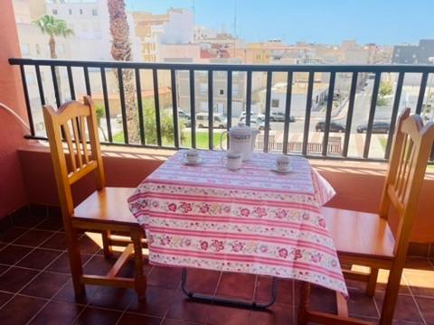 Castillo Suites, Vivienda Con Fines Turisticos El Castillo De Roquetas Roquetas de Mar Extérieur photo